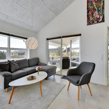 Karen - 900m From The Sea By Interhome *