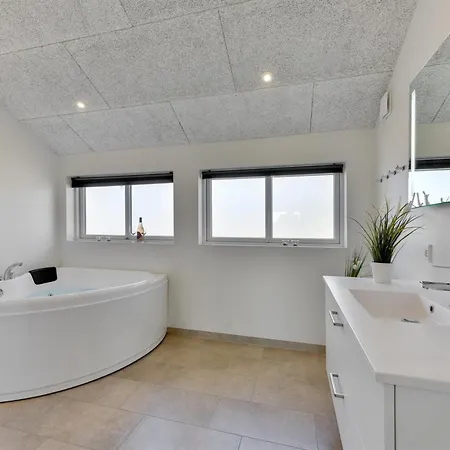 Karen - 900m From The Sea By Interhome *