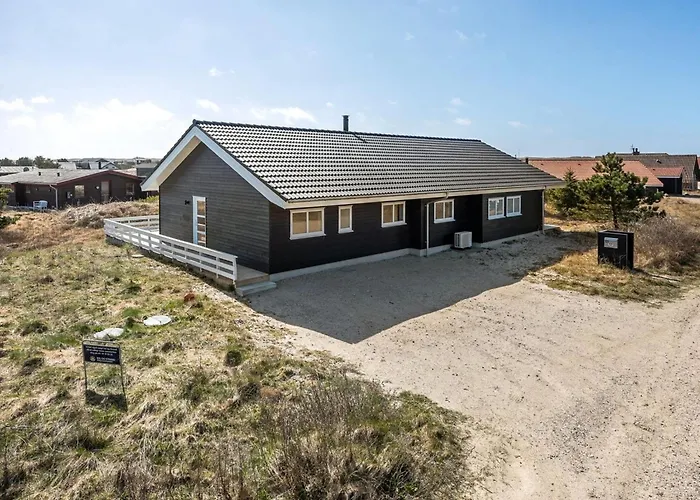 Karen - 900m From The Sea By Interhome Дом отдыха